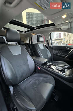 Внедорожник / Кроссовер Ford Edge 2015 в 