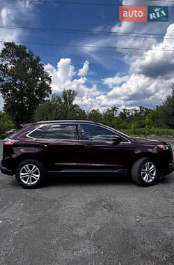 Позашляховик / Кросовер Ford Edge 2019 в 