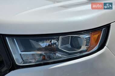 Позашляховик / Кросовер Ford Edge 2018 в 