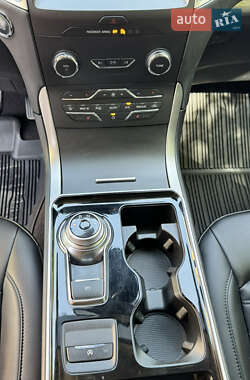 Внедорожник / Кроссовер Ford Edge 2020 в 