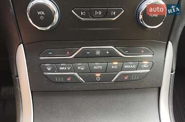 Внедорожник / Кроссовер Ford Edge 2020 в 