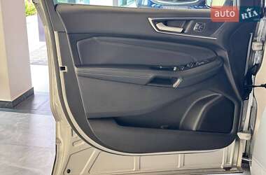 Позашляховик / Кросовер Ford Edge 2018 в 