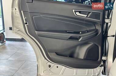 Позашляховик / Кросовер Ford Edge 2018 в 