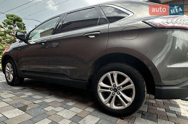 Внедорожник / Кроссовер Ford Edge 2017 в 