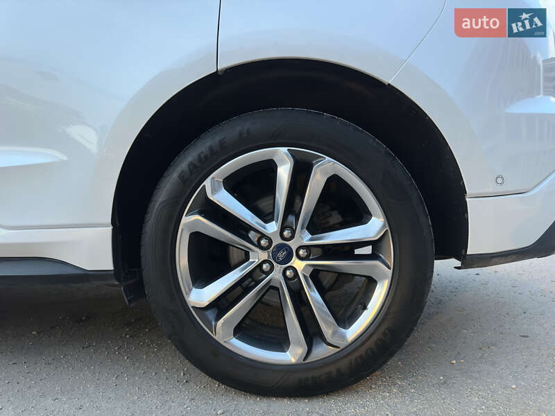 Внедорожник / Кроссовер Ford Edge 2016 в Тернополе