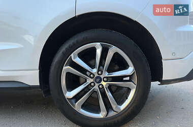 Внедорожник / Кроссовер Ford Edge 2016 в 