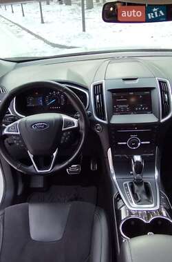 Внедорожник / Кроссовер Ford Edge 2015 в 