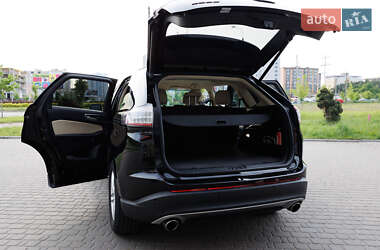 Внедорожник / Кроссовер Ford Edge 2016 в 