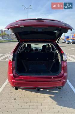 Внедорожник / Кроссовер Ford Edge 2017 в 
