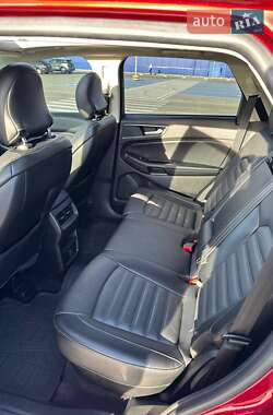 Внедорожник / Кроссовер Ford Edge 2017 в 