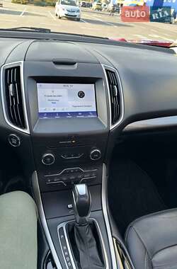 Внедорожник / Кроссовер Ford Edge 2017 в 