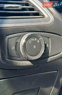 Внедорожник / Кроссовер Ford Edge 2015 в 