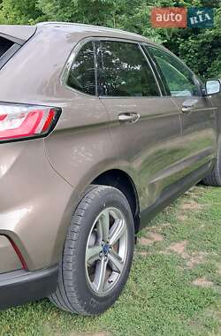Внедорожник / Кроссовер Ford Edge 2018 в 