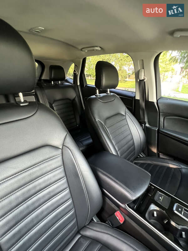 Внедорожник / Кроссовер Ford Edge 2019 в Дубно