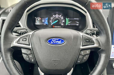 Внедорожник / Кроссовер Ford Edge 2022 в 