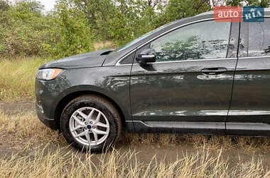 Позашляховик / Кросовер Ford Edge 2022 в 