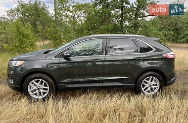 Позашляховик / Кросовер Ford Edge 2022 в 