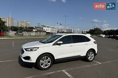 Позашляховик / Кросовер Ford Edge 2019 в 