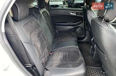 Внедорожник / Кроссовер Ford Edge 2017 в 
