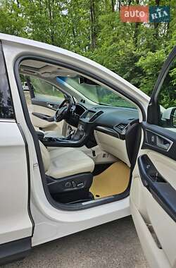 Внедорожник / Кроссовер Ford Edge 2015 в 