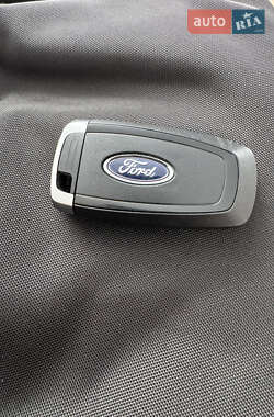 Внедорожник / Кроссовер Ford Edge 2019 в 