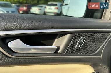 Внедорожник / Кроссовер Ford Edge 2017 в 