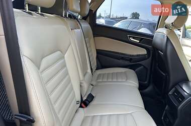 Внедорожник / Кроссовер Ford Edge 2017 в 