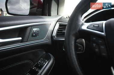 Внедорожник / Кроссовер Ford Edge 2016 в 