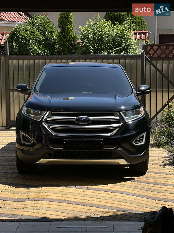 Внедорожник / Кроссовер Ford Edge 2016 в 