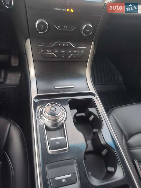 Внедорожник / Кроссовер Ford Edge 2019 в Сарнах