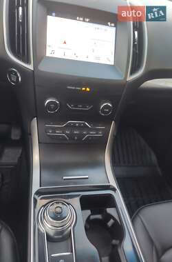Внедорожник / Кроссовер Ford Edge 2019 в 