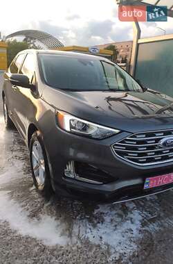 Внедорожник / Кроссовер Ford Edge 2019 в 