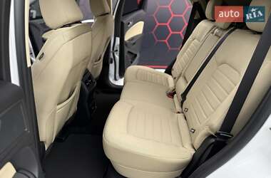 Внедорожник / Кроссовер Ford Edge 2022 в 