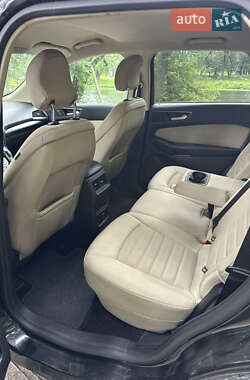 Внедорожник / Кроссовер Ford Edge 2015 в 