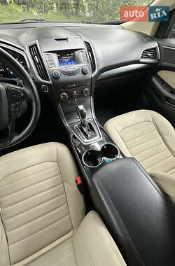 Внедорожник / Кроссовер Ford Edge 2015 в 