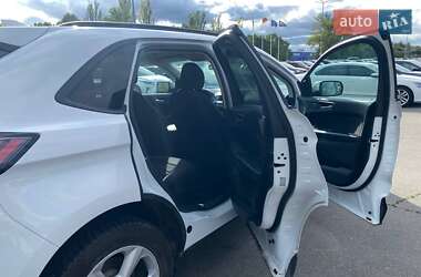 Внедорожник / Кроссовер Ford Edge 2015 в 