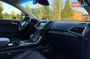 Внедорожник / Кроссовер Ford Edge 2017 в 