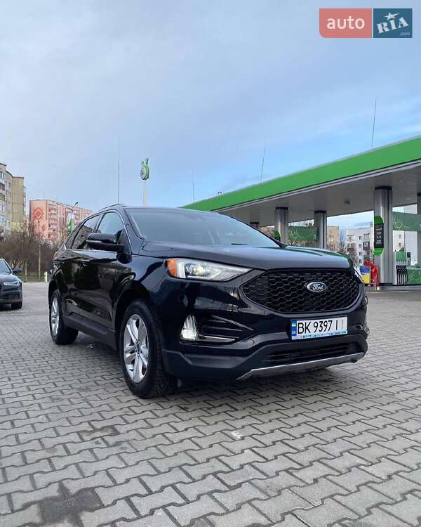 Внедорожник / Кроссовер Ford Edge 2019 в 
