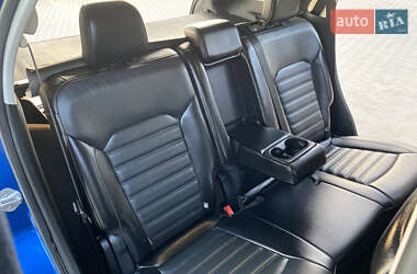 Внедорожник / Кроссовер Ford Edge 2018 в 
