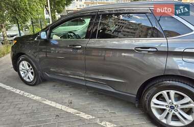 Внедорожник / Кроссовер Ford Edge 2020 в 
