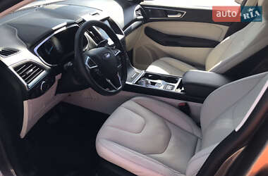 Внедорожник / Кроссовер Ford Edge 2019 в 