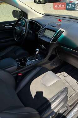 Позашляховик / Кросовер Ford Edge 2016 в 