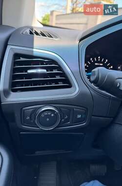 Внедорожник / Кроссовер Ford Edge 2020 в 