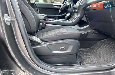 Внедорожник / Кроссовер Ford Edge 2018 в 