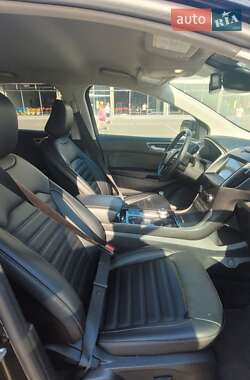 Позашляховик / Кросовер Ford Edge 2020 в 