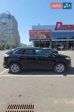 Позашляховик / Кросовер Ford Edge 2020 в 