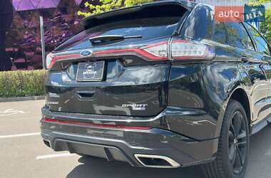 Внедорожник / Кроссовер Ford Edge 2015 в 