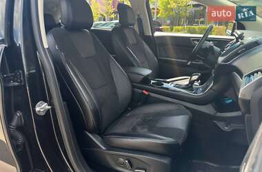 Внедорожник / Кроссовер Ford Edge 2015 в 