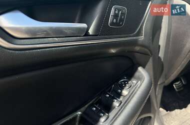 Внедорожник / Кроссовер Ford Edge 2015 в 