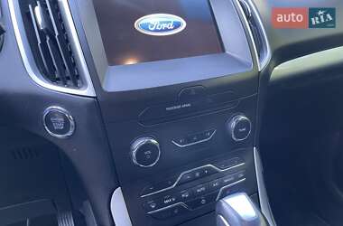 Внедорожник / Кроссовер Ford Edge 2017 в 
